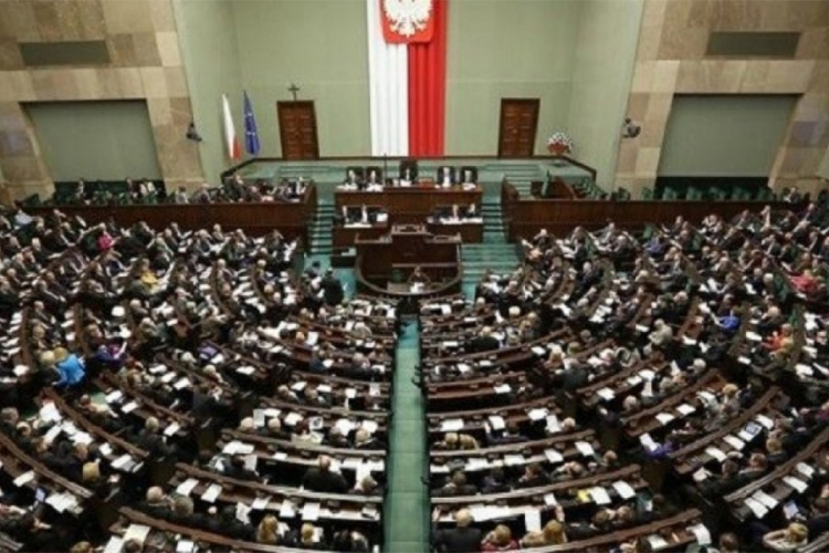 Poljski Senat usvojio sporni zakon o holokaustu