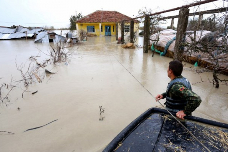 Poplave u Albaniji, jedna osoba poginula