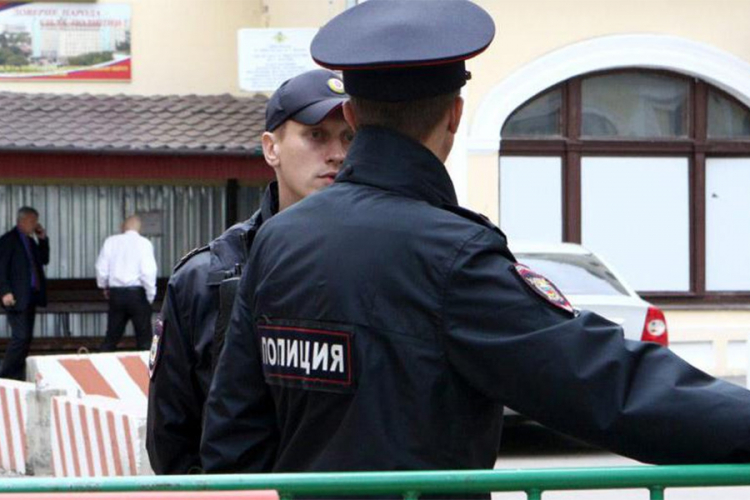 Naoružani napadač ubio pet osoba ispred crkve u Dagestanu
