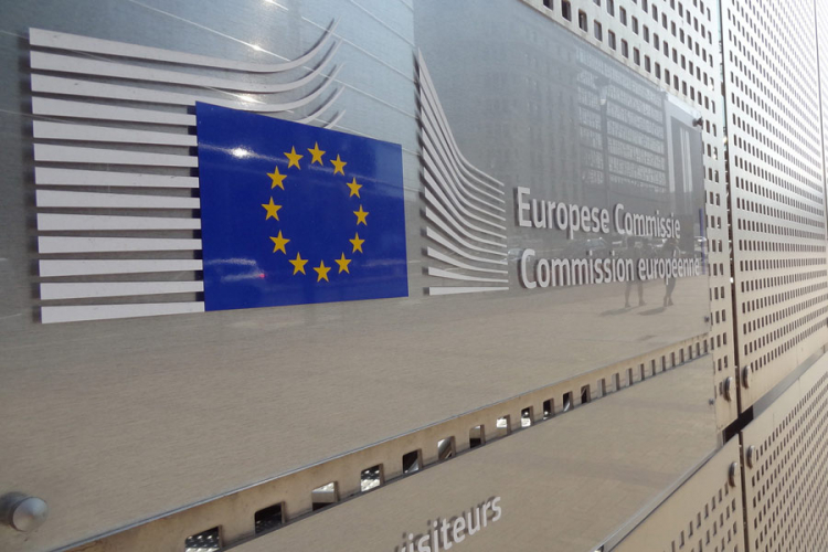 Pohvale iz EU za Upitnik, kritike zbog Izbornog zakona