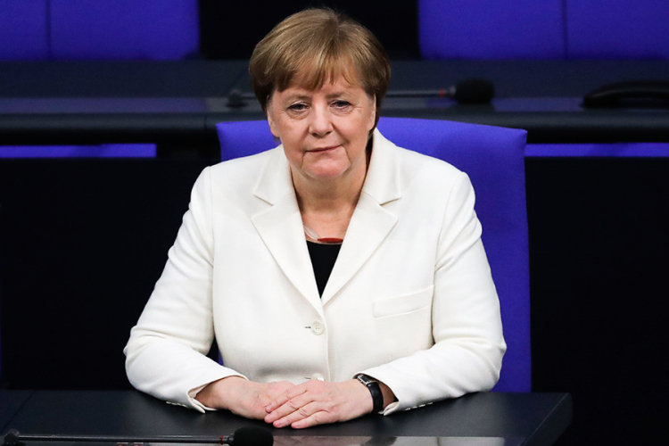 Merkel: Ne mogu se prekinuti veze sa Moskvom