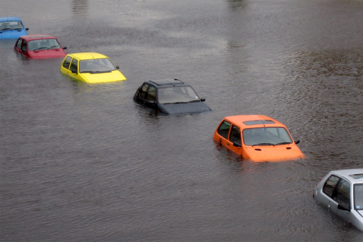 Kako poplavljen automobil dovesti u ispravno stanje