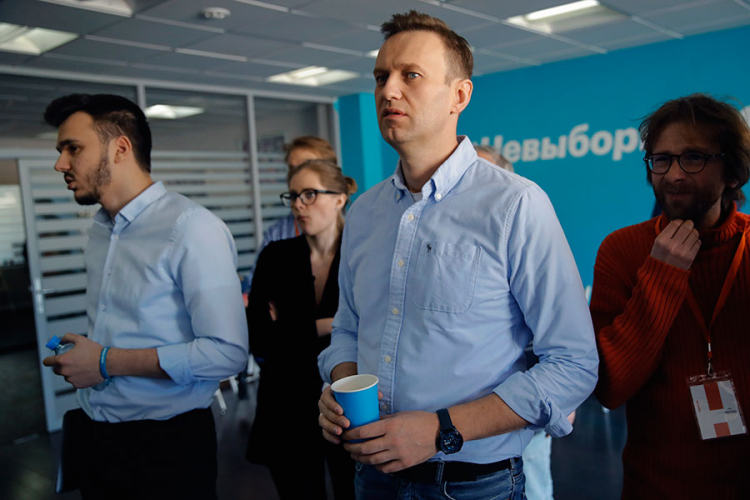 Navalni: Bojkotujte izbore, autobusi dovoze birače zbog Putina