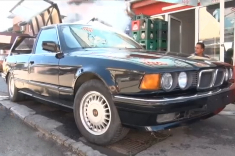 Srbijanac BMW pretvorio u pečenjaru