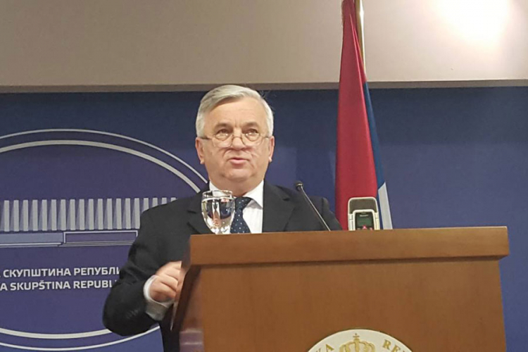 Čubrilović: Bez konstruktivnih prijedloga za rješavanje problema