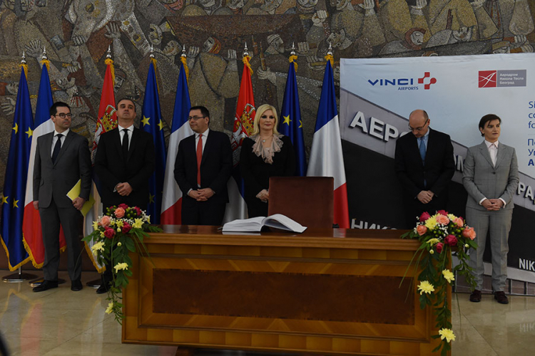 Potpisan ugovor o koncesiji beogradskog aerodroma na 25 godina
