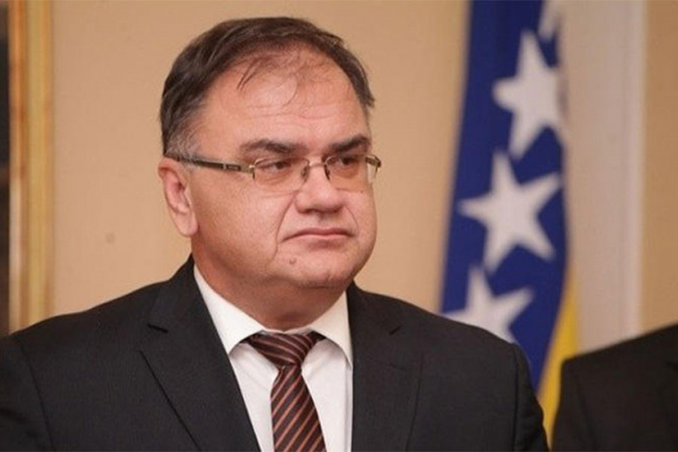 Ivanić pisao Dodiku: Ne petljajte se u nadležnosti člana Predsjedništva