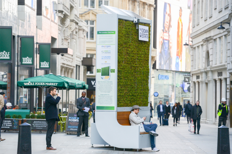 Zelene klupe koje upijaju smog postavljene u Londonu