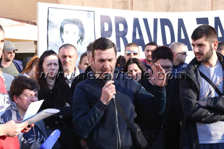 Otac Davida Dragičevića: Nemojte da miješamo politiku u ovo
