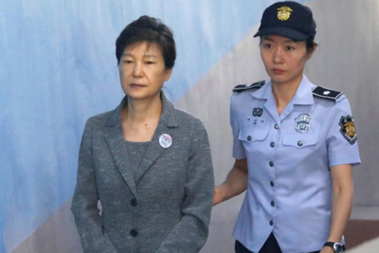 Bivšoj predsjednici Južne Koreje 24 godine zatvora zbog korupcije