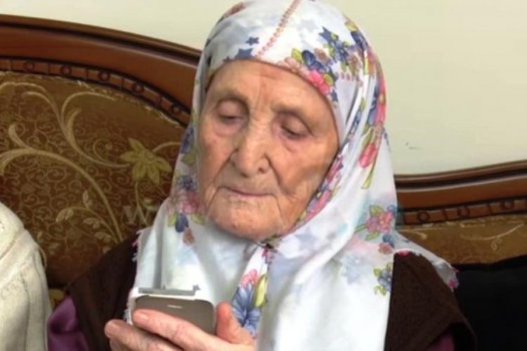 Super baka ima 105 godina i poslala je snažnu poruku svima