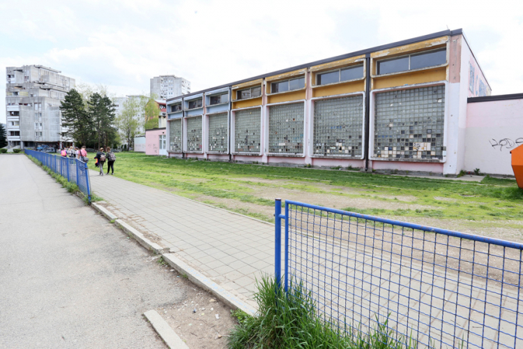 Škola u Boriku dobija kliznu ogradu