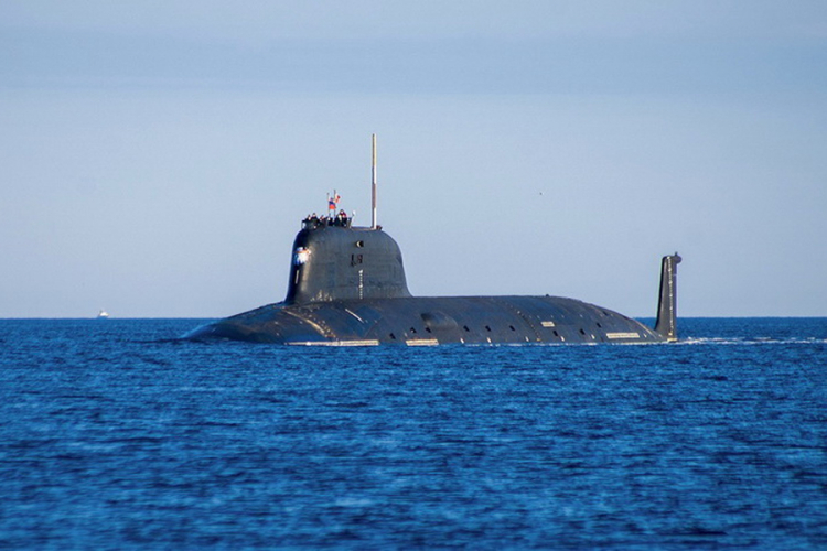 The Times: Ruska podmornica blokirala britansku