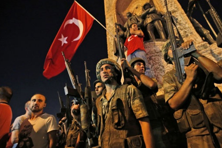 Otkazi za 3.000 turskih vojnika "gulenista"