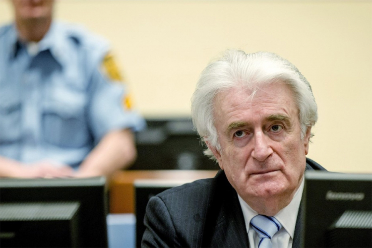 Karadžićeva odbrana traži novo suđenje