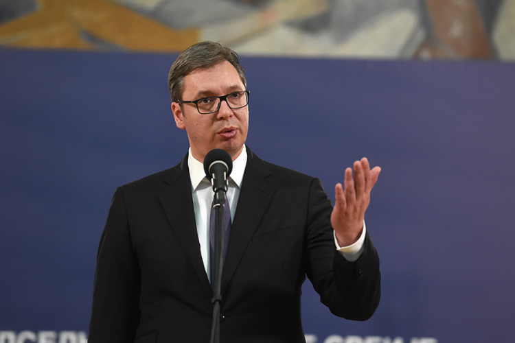 Vučić: Ne očekujem reakciju EU zbog zastave u Jasenovcu