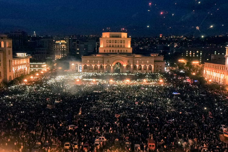 Slavlje na ulicama Jerevana zbog ostavke premijera