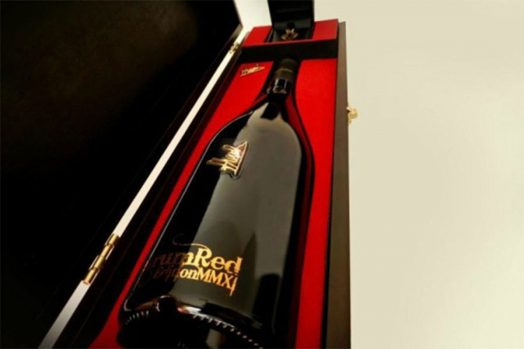Boca vina Aurum Red zlatne serije košta 25 hiljada €
