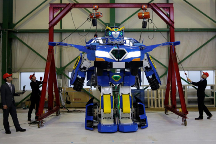 Japanski transformers za minut od robota postaje auto