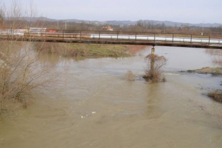 Velike količine taloga iz fabrike se izlile u rijeku Spreču