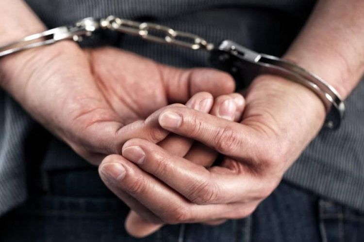 Uhapšena tri muškarca zbog seksualnog iskorištavanja maloljetnice