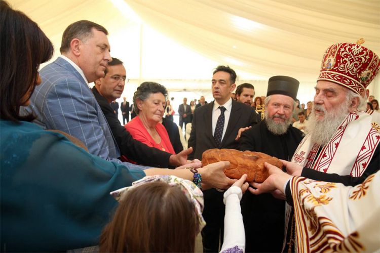Patrijarh Irinej na slavi kod Dodika