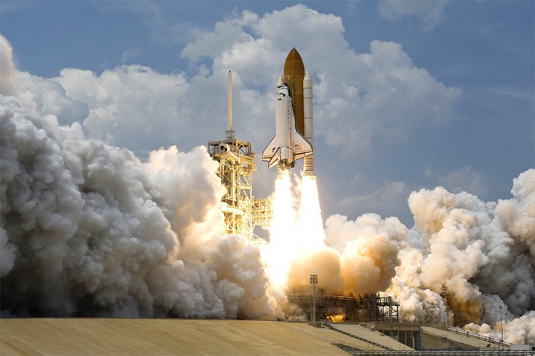 NASA lansirala raketu sa 2,5 miliona imena, među njima iz BiH