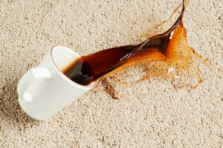 Na efikasan način uklonite fleke od kafe