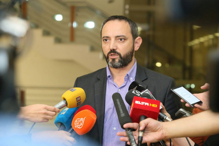 Klub novinara osudio optužbe ministra Lukača