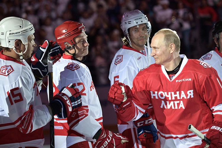 Putin postigao pet golova u hokejaškom meču