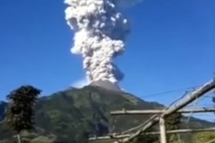 Stanovnici Jave evakuisani zbog erupcije vulkana