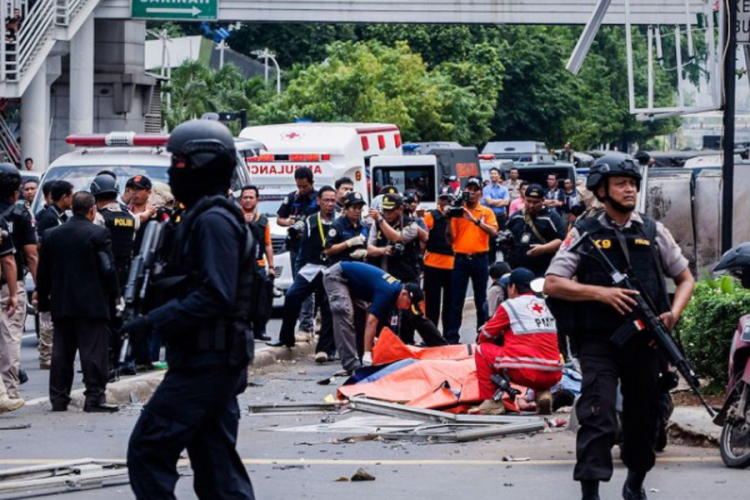 Petočlana porodica izvršila bombaški napad u Indoneziji