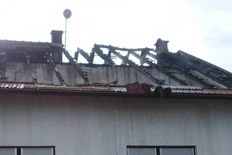Grom zapalio kuću u Prijedoru