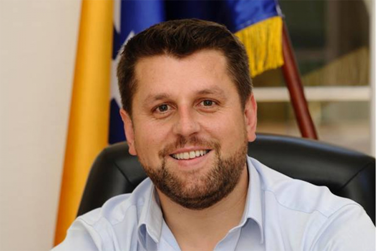 Duraković prikupio potpise za kandidaturu za predsjednika RS