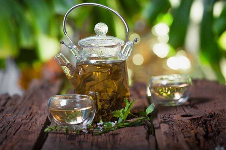 Hladan biljni čaj efektniji od toplog