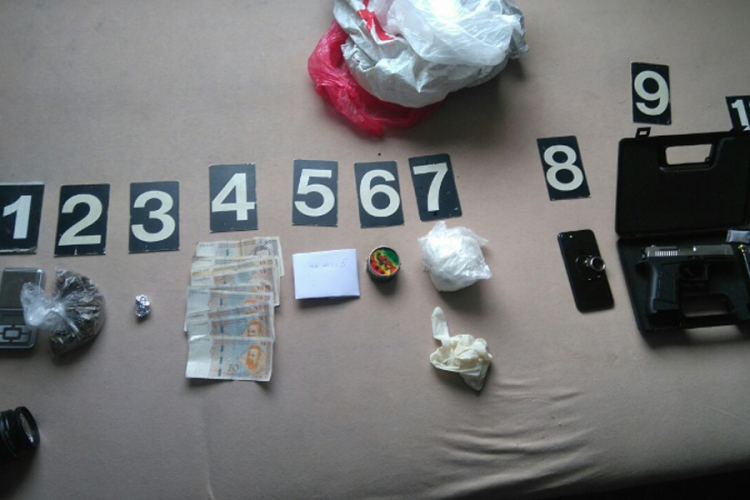 Jedno lice uhapšeno, zaplijenjeni droga, novac i oružje