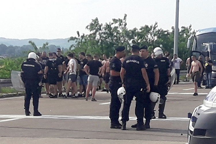 Epilog tuče: Povrijeđen veliki broj navijača "Partizana" i jedan policajac