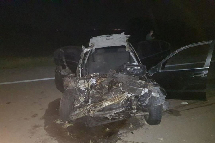 Stravična nesreća kod Novog Sada, vatrogasci satima izvlačili tijelo iz auta