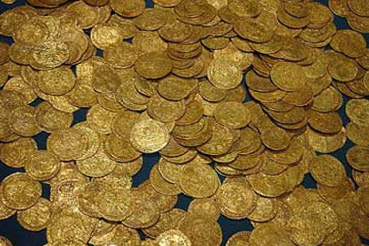 Stranac pokušao da prokrijumčari više od 700 starih novčića