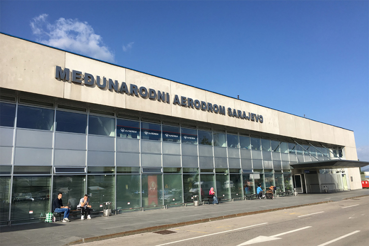 Međunarodni aerodrom Sarajevo prvi u regionu uveo online prodaju karata
