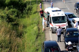 Dvojica bahatih vozača tek nakon "pretresa" pustili vozilo Hitne pomoći