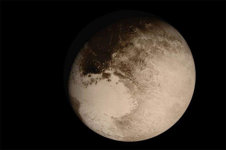 Na površini Plutona otkrivene dine