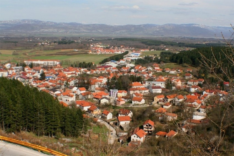 Vlada Srbije daje 2,77 miliona evra pomoći Nevesinju i Mostaru