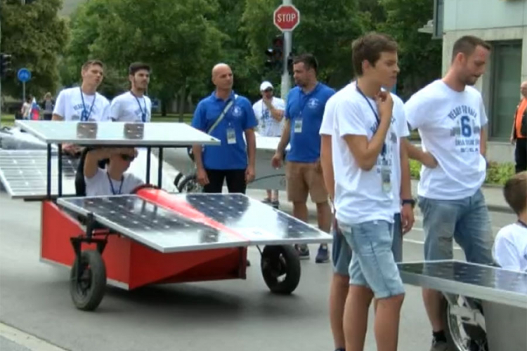 Jedinstveno takmičenje: Trka solarnih automobila u Sisku