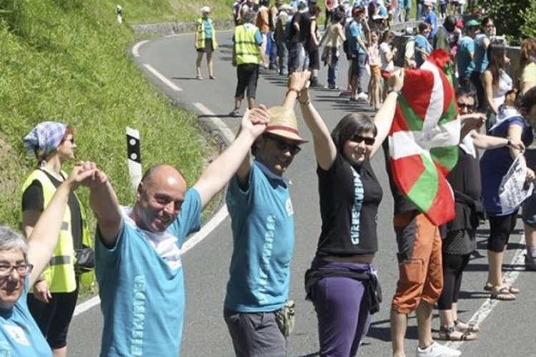 Baskijci "živim lancem" od 202 kilometra traže nezavisnost