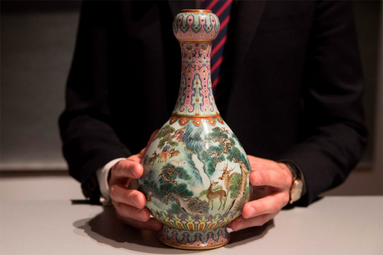 Kineska vaza iz 18. vijeka prodata za 16,2 miliona evra