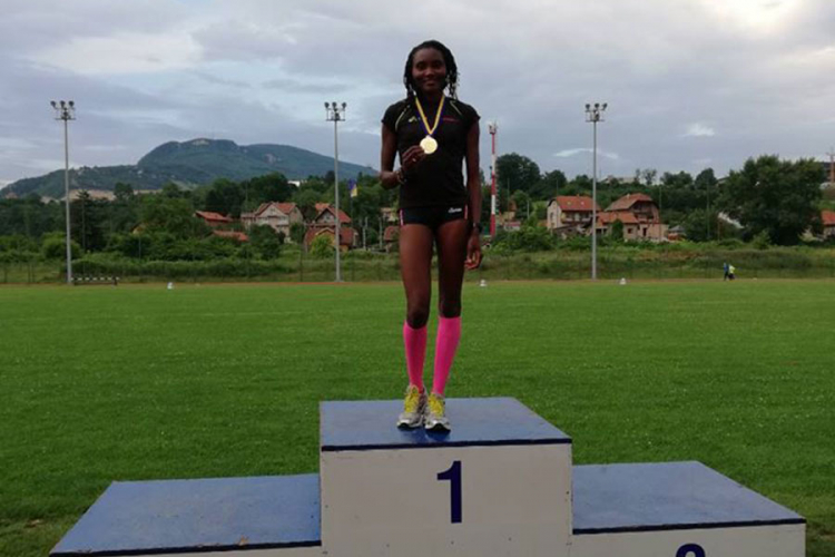 Lusija prva i na 3.000 m, Mladena trostruka prvakinja