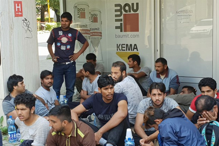 Više od 100 migranata stiglo u Tuzlu