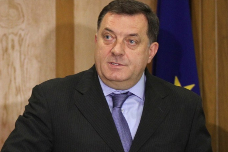 Dodik: Odbacujemo mogućnost stacioniranja migranata u RS