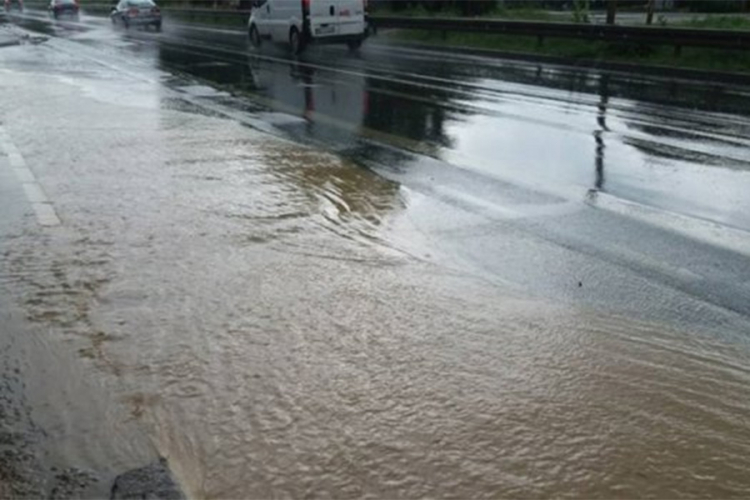 Snažno nevrijeme u Prijepolju, ulice pod vodom